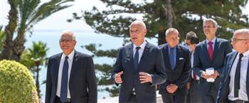   الرئيس التونسي : لابد من اتخاذ تدابير لمنع تآكل الشواطىء ومكافحة التلوث البحري
