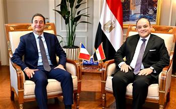   وزير التجارة والصناعة يلتقي السفير الفرنسي بالقاهرة لبحث أوجه التعاون