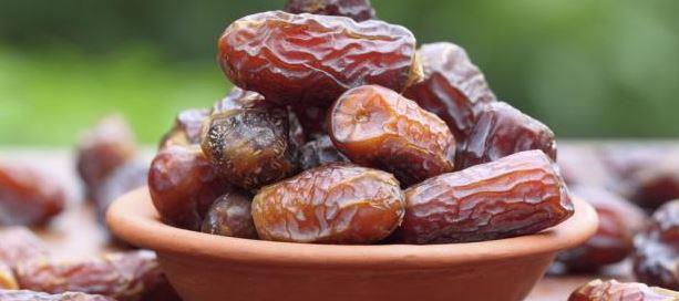 البلح والتمر بديل صحي "للكعك" في العيد
