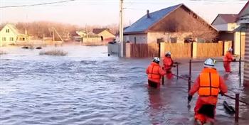   إجلاء 76 ألف مواطن في كازاخستان جراء الفيضانات