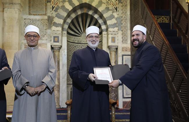 في آخر ليالي رمضان.. الضويني يكرم الأئمة والقائمين على تنفيذ برنامج فعاليات الجامع الأزهر