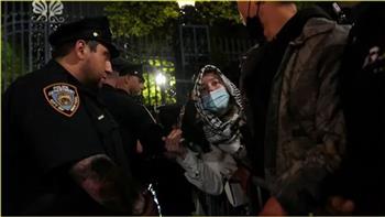   شرطة نيويورك تقتحم مجددا حرم جامعة كولومبيا وتعتقل الطلاب