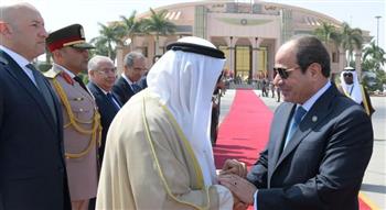   الرئيس السيسي يودع أمير الكويت بعد انتهاء زيارته للقاهرة