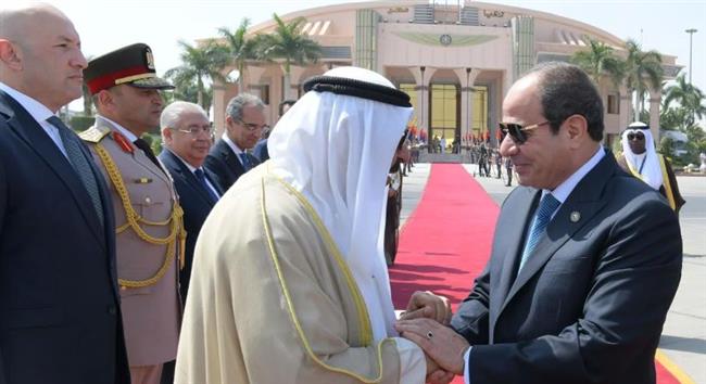 الرئيس السيسي يودع أمير الكويت بعد انتهاء زيارته للقاهرة
