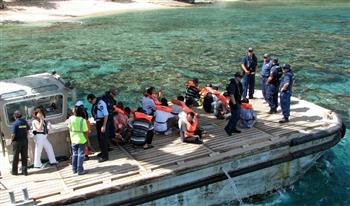   أستراليا تعترض قاربا على متنه 33 من طالبي اللجوء