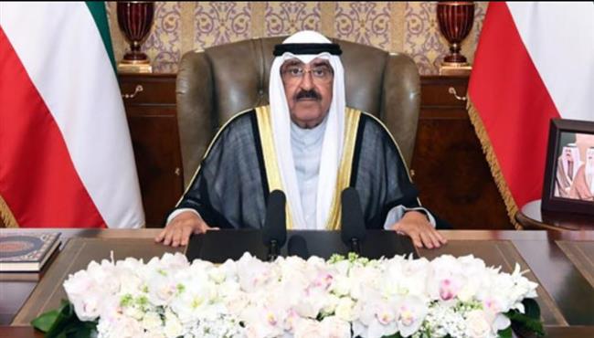 أمير الكويت يعلن حل مجلس الأمة وتوقيف العمل ببعض بنود الدستور