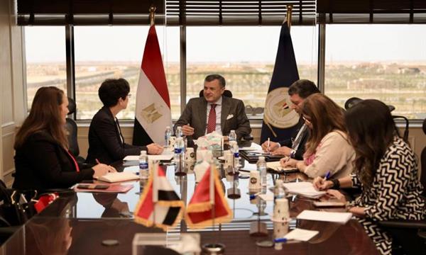 وزير السياحة يبحث مع سفيرة سويسرا آليات تشجيع الاستثمار في المجال الفندقي