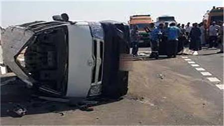 إصابة 5 أشخاص فى حادث انقلاب سيارة ميكروباص على الصحراوى بأسوان