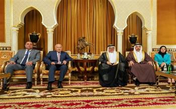   وزير خارجية البحرين يجتمع مع "أبو الغيط" تحضيرًا لـ القمة العربية