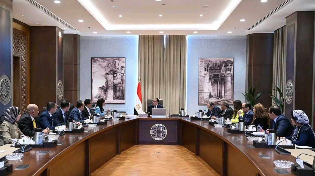اجتماع لـ رئيس الوزراء لمتابعة استعدادات مؤتمر الاستثمار مع الاتحاد الأوروبي