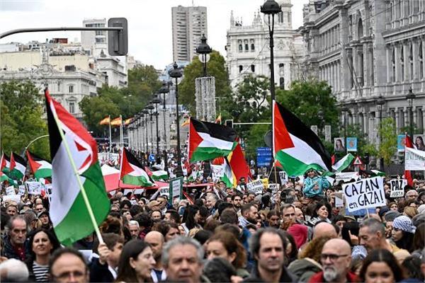الآلاف يتظاهرون في مدريد دعما للفلسطينيين ورفضا للحرب في غزة
