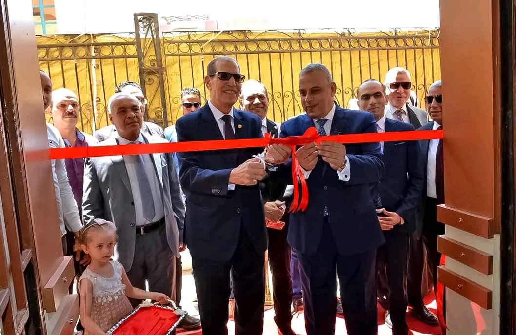 "الفقي" ورئيس النيابة الإدارية يفتتحان مقر الهيئة قسم ثان سوهاج