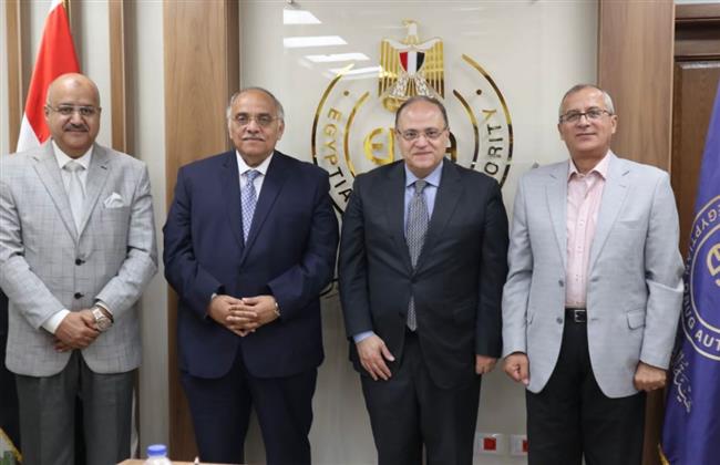 رئيس هيئة الدواء المصرية يجتمع مع ممثلي المجلس الأعلى لمراجعة أخلاقيات البحوث الطبية الإكلينيكية