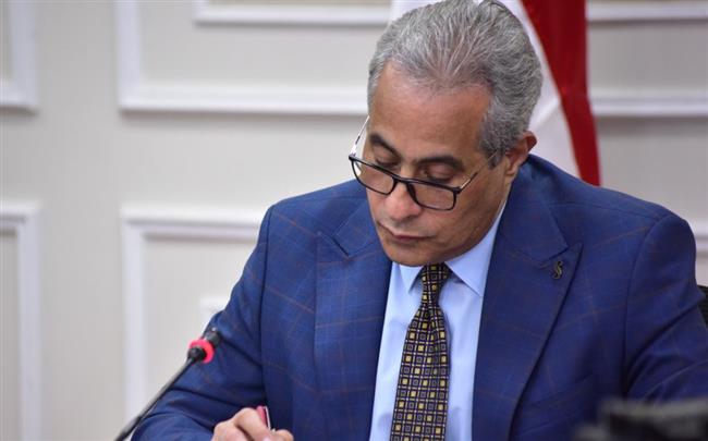 وزير العمل يوجه بسرعة إصدارالقانون.. ويؤكد: الأمان الوظيفي أبرز الأهداف