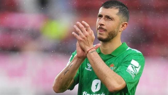 الانتقالات الصيفية .. لاعب ريال بيتيس أولى صفقات برشلونة