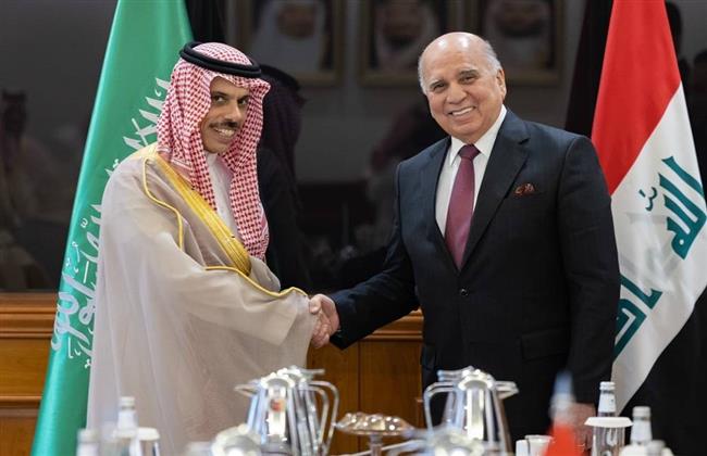 وزير الخارجية السعودي يبحث مع نظيريه العراقي والكويتي المستجدات الإقليمية والدولية