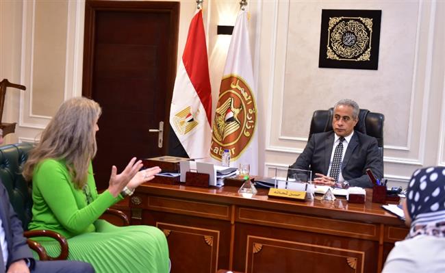 وزير العمل يلتقي رئيس الاتحاد العالمي للتوظيف
