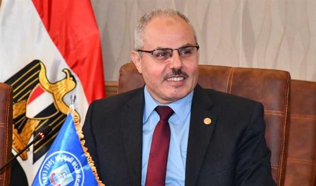 رئيس جامعة قناة السويس يشهد بدء تشغيل جهاز "التشريح التفاعلي الرقمي ثلاثي الأبعاد"