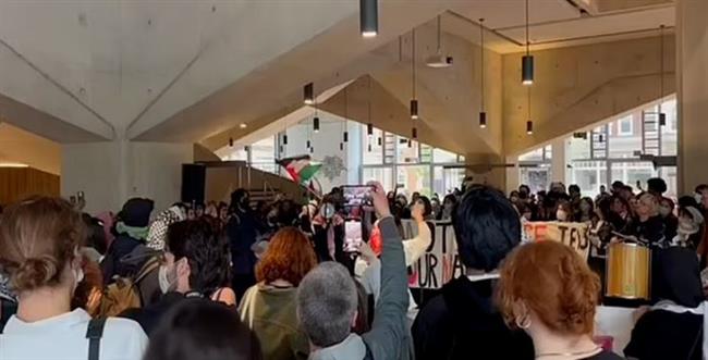 احتجاجات حاشدة فى كلية لندن للاقتصاد والعلوم السياسية تضامنا مع فلسطين