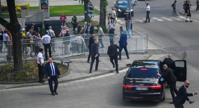 إصابة رئيس وزراء سلوفاكيا في حادث إطلاق نار
