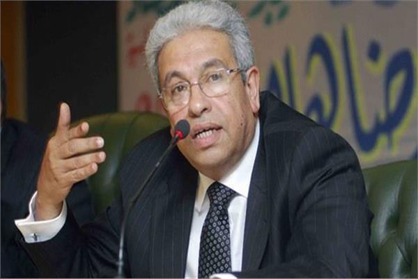 هل الحديث عن قيم الأمريكان يعتبر "غلافا دعائيا"؟