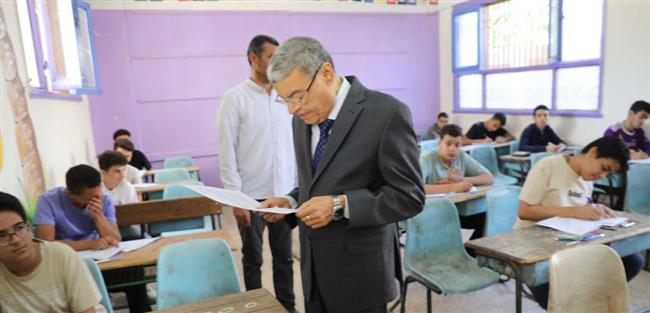 في أولى أيامها.. محافظ المنيا يتفقد لجان الشهادة الإعدادية