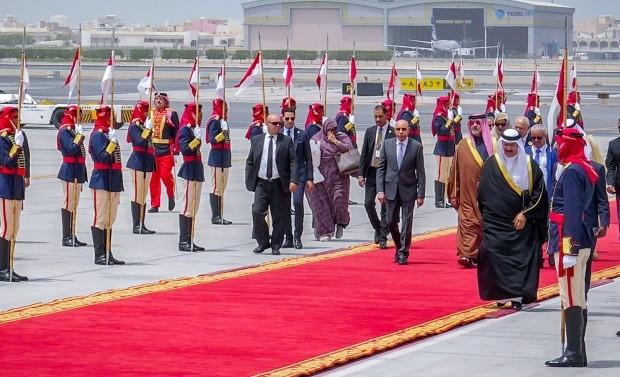 رئيسا العراق وموريتانيا يصلان إلى المنامة للمشاركة في قمة البحرين العربية