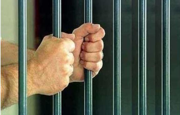 المشدد 10 سنوات لمتهم بسرقة شخص تحت تهديد السلاح بسوهاج