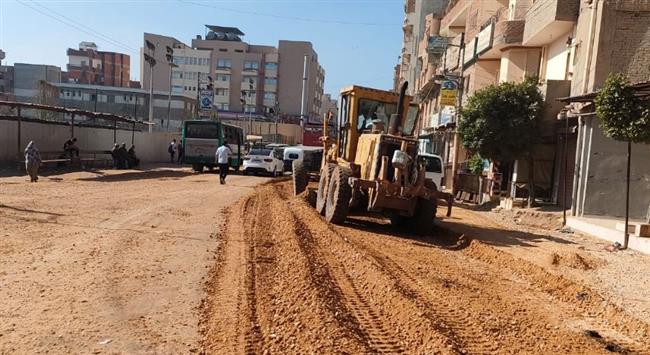 محافظ الغربية يتابع أعمال رصف مصرف محلة مرحوم المؤدي لمستشفي الشرطة