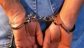 ضبط عاطل لاستيلائه على حسابات 23 مواطنا على "فيس بوك" بالمرج