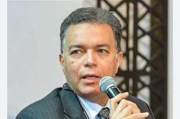 وزير العدل ينعي الدكتور هشام عرفات 