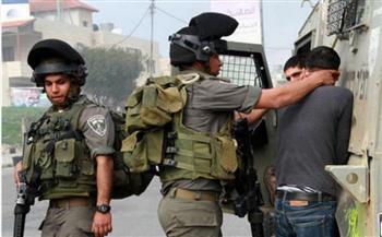 قوات الاحتلال تعتقل 12 فلسطينيا بالضفة الغربية 