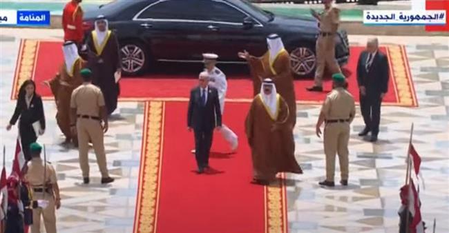 توافد القادة والزعماء على مقر انعقاد القمة العربية بالبحرين .. بث مباشر