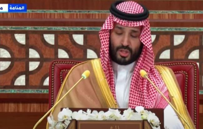 ولي العهد السعودي يدعو إلى وقف أي أنشطة تؤثر على الملاحة البحرية