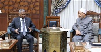   رئيس مجلس السيادة السوداني يوجه دعوة رسمية لشيخ الأزهر لزيارة البلاد