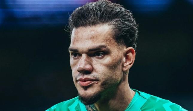 الدوري الإنجليزي .. انتهاء موسم إيدرسون مع مانشستر سيتي
