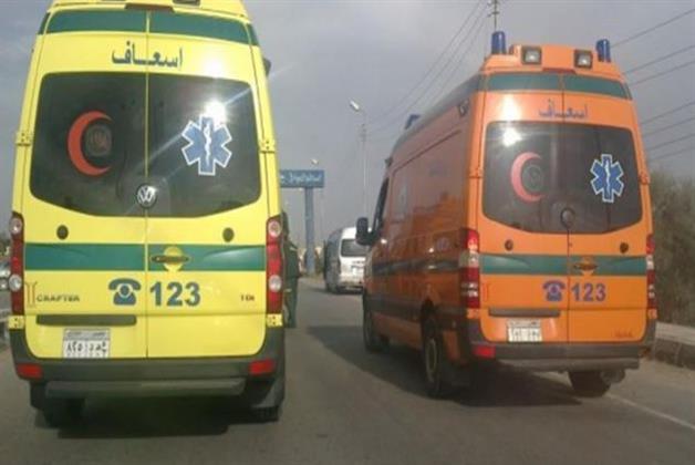 إصابة 21 عاملا فى حادث تصادم بين أتوبيس وسيارة ربع نقل بالشرقية