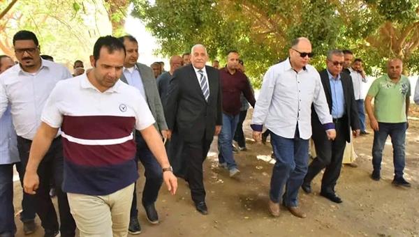 محافظ أسيوط ومساعد وزير الصحة يتفقدان موقع إنشاء مستشفى القوصية الجديد