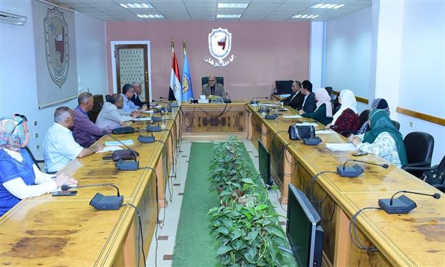 رئيس جامعة سوهاج يوافق على تدشين مبادرة لإبراز أهم المزارات والممارسات التراثية بالمحافظة