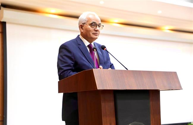 "حجازي" ومحافظ بورسعيد يعقدان اجتماعًا مع مديري الإدارات التعليمية بالمحافظة