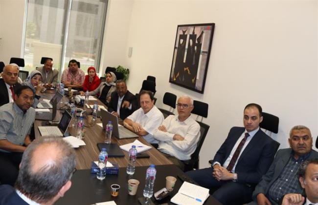 وزيرة البيئة : تطوير المناهج البيئية في الجامعات وادارة مخلفات الرعاية الصحية والإلكترونية