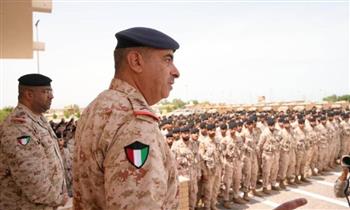   رئيس الأركان الكويتي: القيادة السياسية حريصة على متابعة شؤون القوات المسلحة ومدى جاهزيتها
