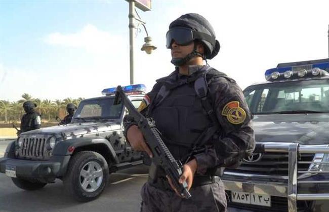 ضبط قائدي سيارتين قاما بحركات استعراضية وإشعال ألعاب نارية بالقاهرة
