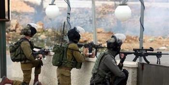قوات الاحتلال تطلق النار على شاب فلسطيني بزعم محاولته تنفيذ عملية طعن 