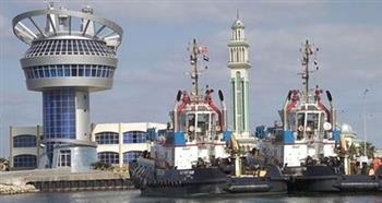  تداول 39 سفينة حاويات وبضائع عامة بميناء دمياط
