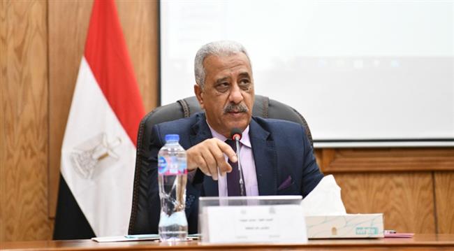 السكرتير العام يترأس اجتماع المجلس الإقليمي للسكان بقنا 