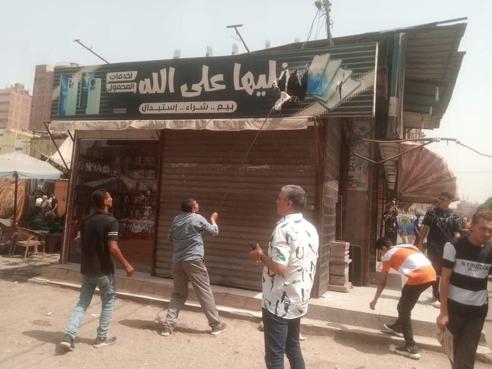 القليوبية .. حملة لإزالة الإعلانات واللافتات غير المرخصة بغرب شبرا الخيمة