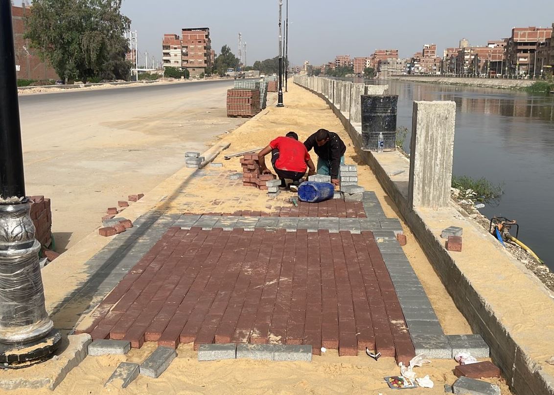 محافظ الغربية يتابع استمرار العمل في كورنيش المحلة الكبرى الجديد