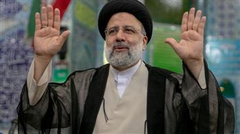   ئيس الهلال الأحمر الإيراني: نتوجه إلى موقع محتمل لحادث مروحية الرئيس الرئيس الإيراني