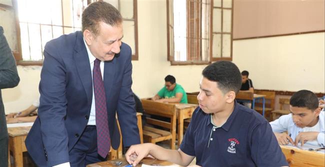 محافظ المنوفية يحيل المراقب الأول بإحدى لجان إدارة أشمون التعليمية  للنيابة العامة 